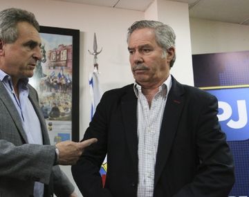 Agustín Rossi y Felipe Solá bajaron sus precandidaturas presidenciales