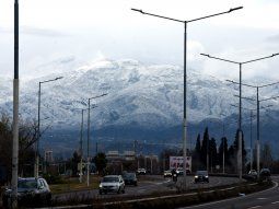 Mendoza: una nevada provocó cierre de rutas y de pasos fronterizos