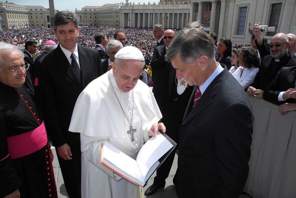 ¿Qué le regaló Hermes Binner al Papa durante su visita al Vaticano?