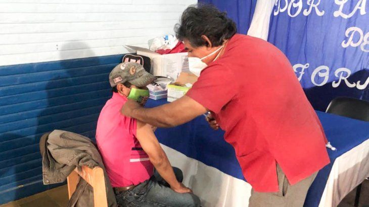 Formosa ya vacunó a todos los mayores de 60 años con la primera dosis