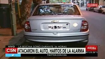 una mas de relatos salvajes: le rompieron el auto porque sonaba la alarma una mas de relatos salvajes: le rompieron el auto porque sonaba la alarma