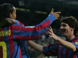 ronaldinho expreso su apoyo a messi por la renuncia a la seleccion ronaldinho expreso su apoyo a messi por la renuncia a la seleccion