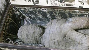 un nino encontro una momia en la casa de su abuela un nino encontro una momia en la casa de su abuela