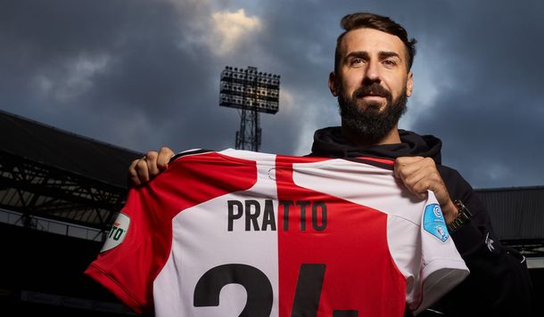 Lucas Pratto ya fue presentado en Feyenoord tras su salida de River