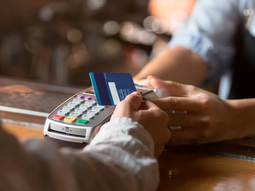 Las transacciones con dinero electrónico fueron las que más crecieron en Uruguay durante el primer semestre. Las transacciones con dinero electrónico fueron las que más crecieron en Uruguay durante el primer semestre.