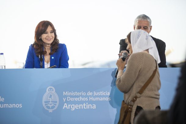 Cristina Kirchner planteó la necesidad de una ley contra el negacionismo