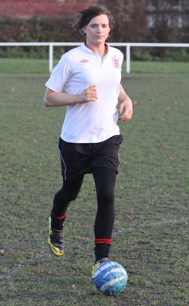 Escándalo: prohiben a una transexual jugar al fútbol en Inglaterra