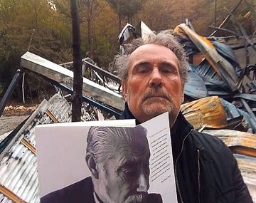 Perdió unos dos mil libros por los incendios en la Cordillera