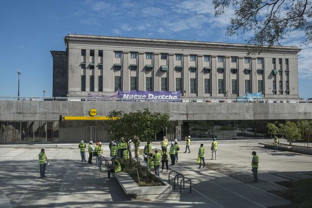 Estación Julieta Lanteri en la Facultad de Derecho