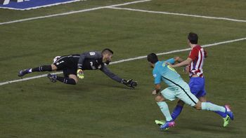 Luis Suárez abrió el marcador en el Vicente Calderón Luis Suárez abrió el marcador en el Vicente Calderón