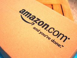 Más de 900 escritores critican en una carta abierta a Amazon