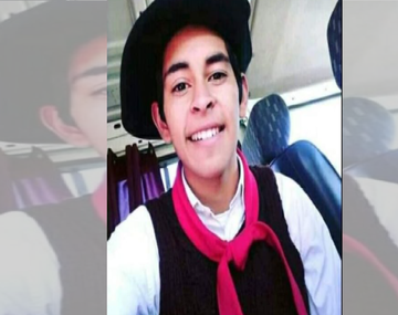 Un joven de 20 años que paseaba junto a su novia murió aplastado por un camión de zanahorias