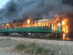 Tragedia en Pakistán: al menos 73 muertos por la explosión de una garrafa en un tren