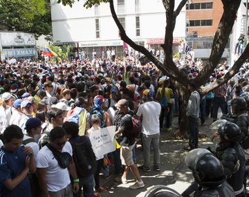 Suman 13 los muertos por las protestas en Venezuela