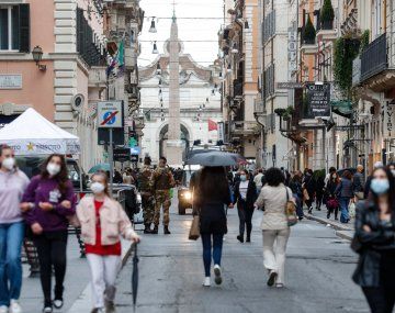 Estiman que la variante Ómicron del coronavirus será la predominante en Europa