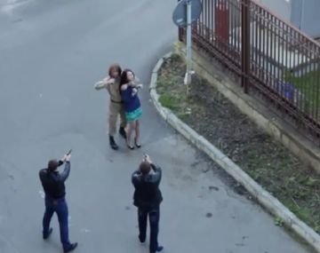 Soldado confunde film con toma de rehenes