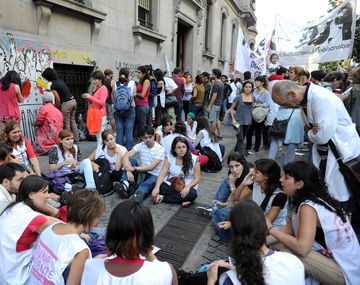 El Gobierno recibe a los docentes para fijar las pautas del inicio de las paritarias