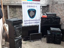 Escuchas a una banda que hacía salideras: El morral del pelado tenía u$s1.850