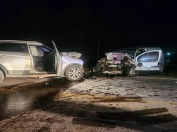 Así quedó el vehículo del senador Adrián Peña tras el impacto frontal en la ruta 36 en Canelones. Así quedó el vehículo del senador Adrián Peña tras el impacto frontal en la ruta 36 en Canelones.