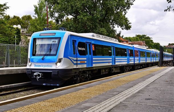 Los trenes Mitre y Sarmiento funcionan con servicio limitado este fin de semana