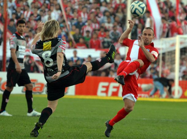 Sin Román, Argentinos igualó con Instituto en Córdoba