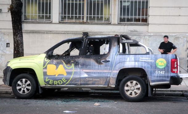 Los manteros volvieron a cortar las calles y provocaron destrozos