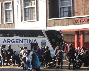Así llegó la Selección a Huracán para la práctica a puertas abiertas