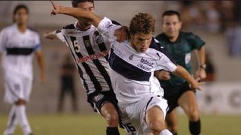 El volante se fue hace casi 10 años del país El volante se fue hace casi 10 años del país