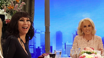 Moria Casán y Mirtha Legrand. Moria Casán y Mirtha Legrand.