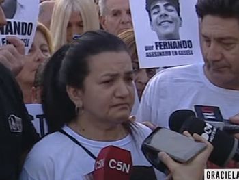 Que nunca más haya otro Fernando: el dolor de la madre en una marcha por justicia