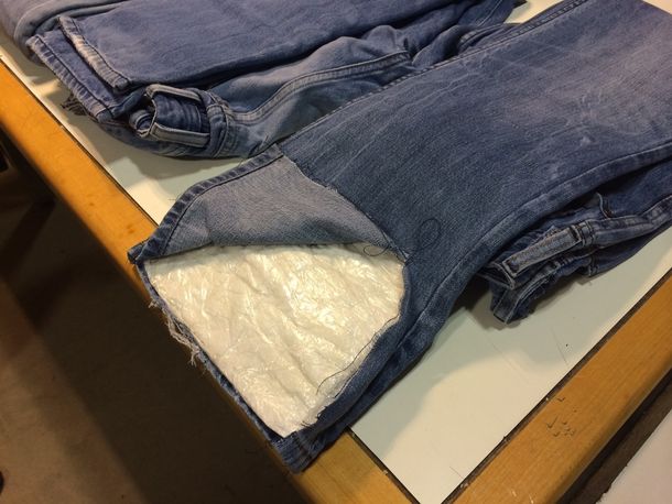 Un turista español intentaba ingresar cocaína escondida en jeans y quedó detenido