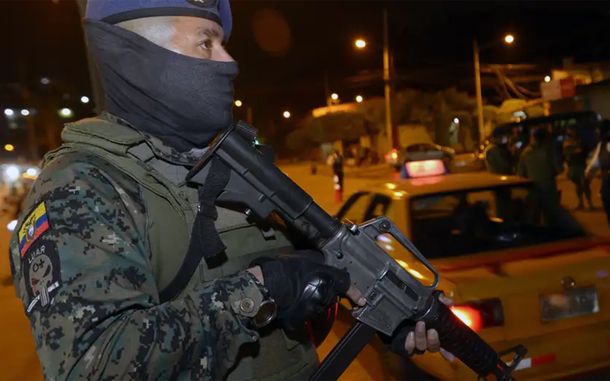 Ecuador: vestidos como militares causaron una masacre en pelea de gallos