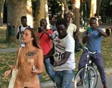 Caminó desnuda por la calla como parte de un experimento social