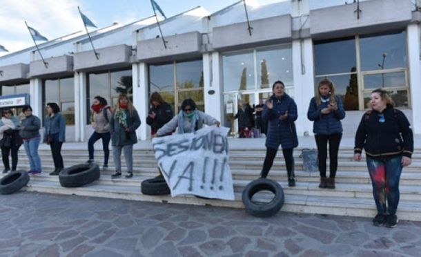 Una de las tantas protestas que se realizaron en el ministerio por la crisis provincial.&nbsp;