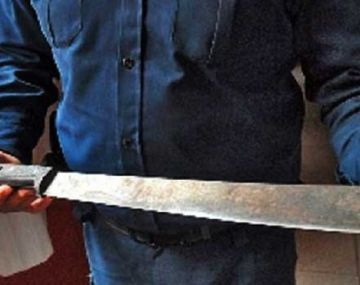 El loco del machete: en plena cena navideña atacó a toda su familia