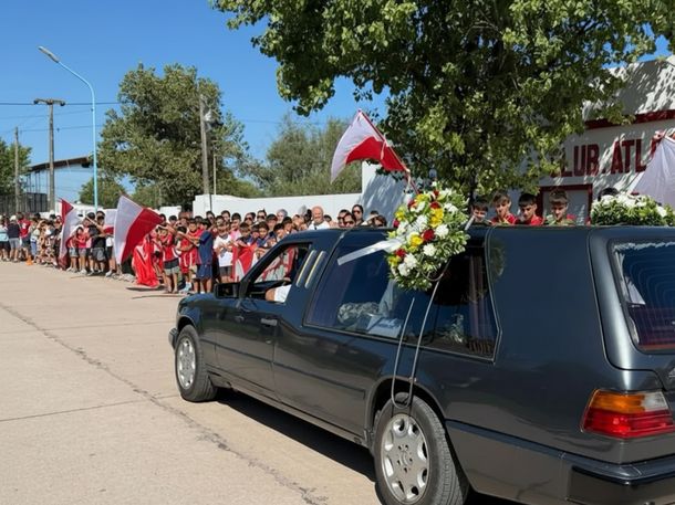 La despedida de Ian en su club que conmovió a San Cristóbal.&nbsp;