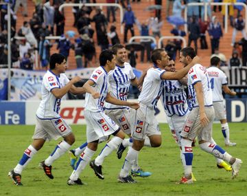 Godoy Cruz goleó a Central y se sumó al lote de punteros