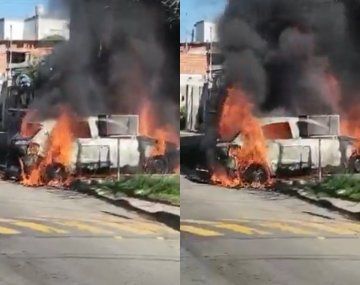 Video: una mujer le prendió fuego el auto a su ex pareja en San Fernando