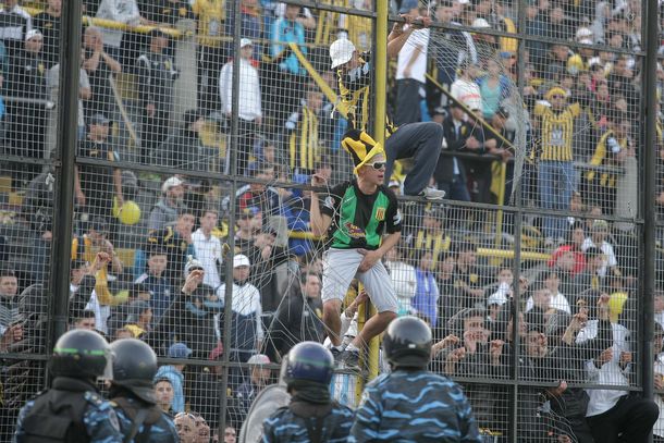 El desgarrador relato del DT de Huracán: Nos llovían ladrillos de todo tamaño