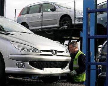 Peugeot despide a unos 8 mil trabajadores en Francia