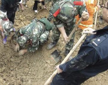 Alud en China: 18 alumnos muertos en una escuela