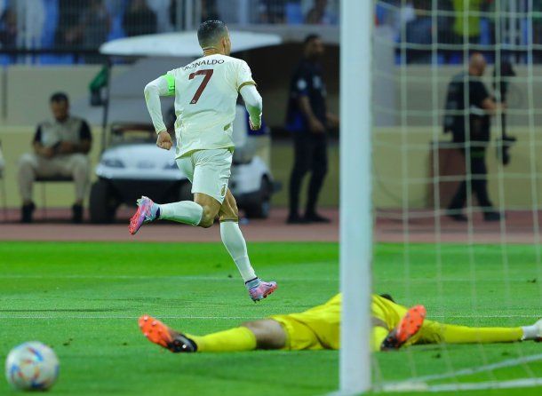 Cristiano Ronaldo marcó un doblete para el Al Nassr: Agustín Rossi jugó 8 minutos