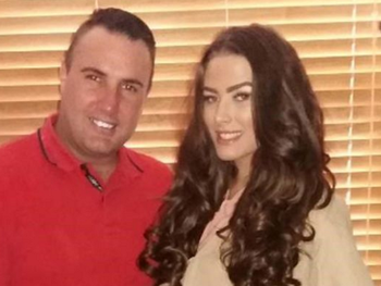 El acosador insistía con que la mujer le envíe fotos subidas de tono, y el marido de ella decidió complacerlo