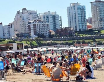 Los feriados moverán 2.000 millones de pesos por año