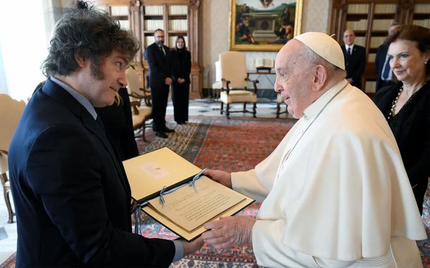 Javier Milei y el papa Francisco.