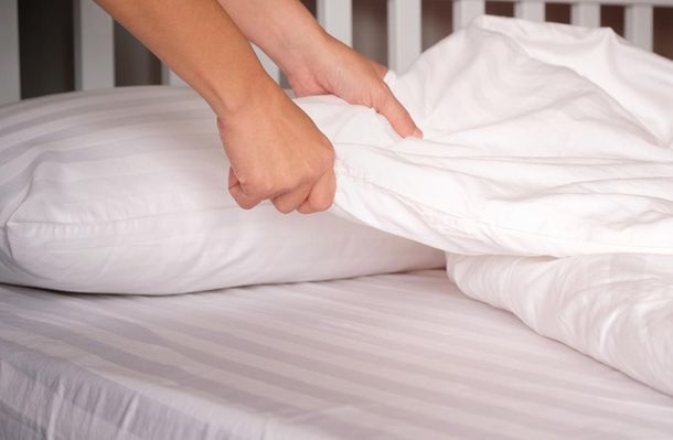 Cada cuánto tiempo se deben cambiar las sábanas de la cama.