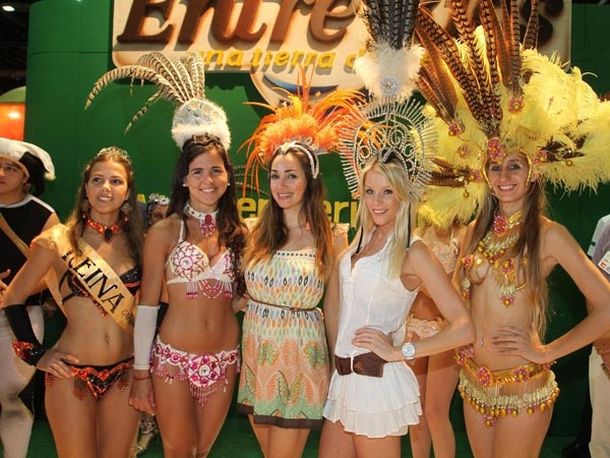 Ahora la sueca Larsson se pone las plumas