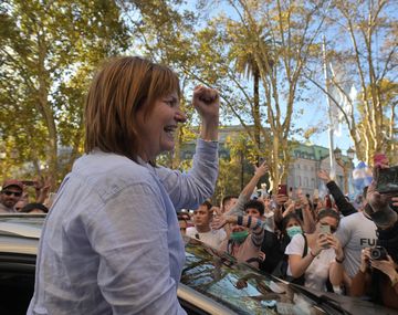 Con fuerte apoyo de la oposición y sin consignas claras