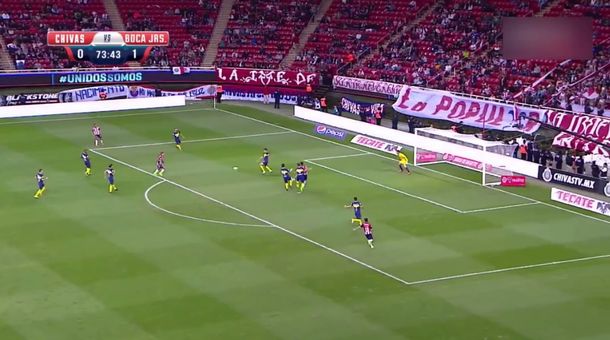 Vergini la deja corta para el gol de Chivas