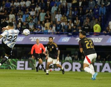 El golazo de Lautaro para el triunfo de Argentina ante Perú